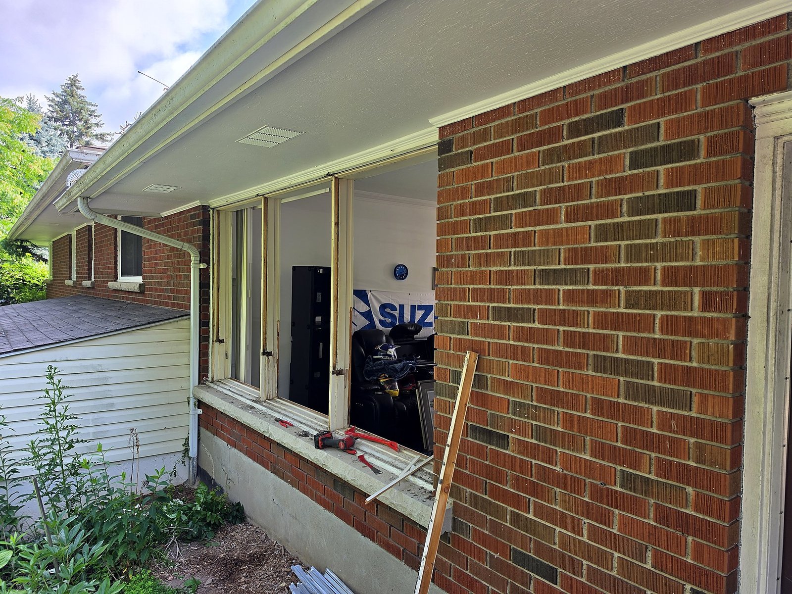 Window opening during replacement